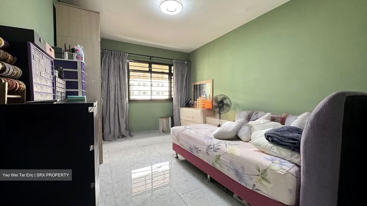 Blk 115 Ho Ching Road (Jurong West), HDB Executive #585415421